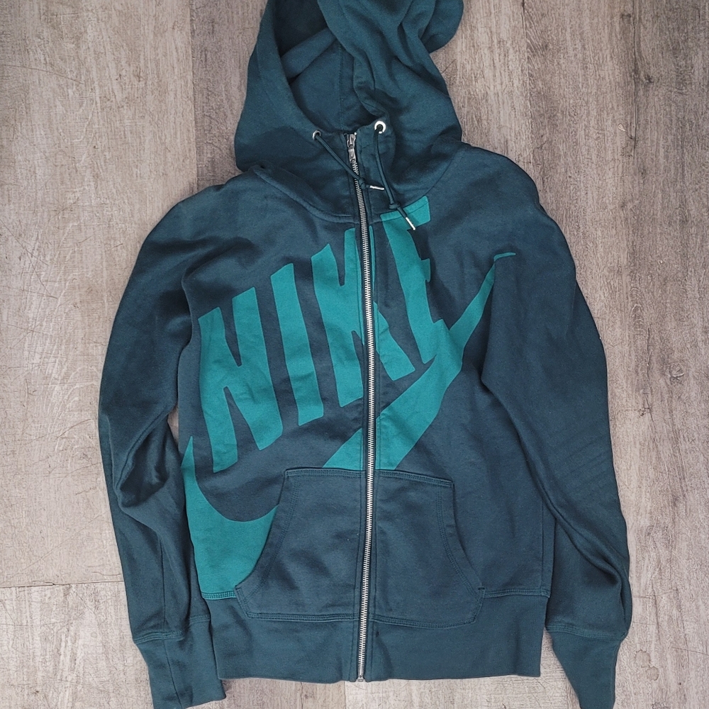 Nike hoodie kids medium @𝙱𝟻